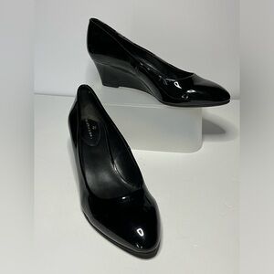 Bandolino Black Patent Wedge Heel size 8.5